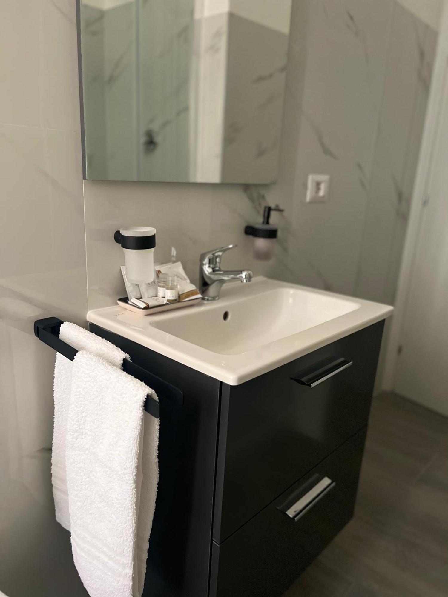 Tiburtina Flam Guest House Ρώμη Εξωτερικό φωτογραφία